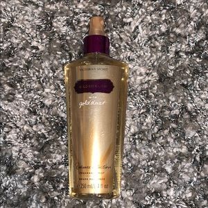 Victoria’s Secret spray.